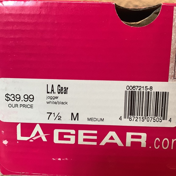 Awesome pair of LA Gear black/white jogger shoes. Size 7 1/2. Gently worn. - Picture 6 of 9